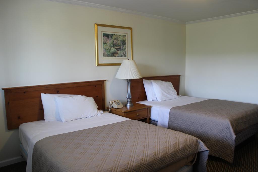 Berkshire Travel Lodge Canaan 외부 사진