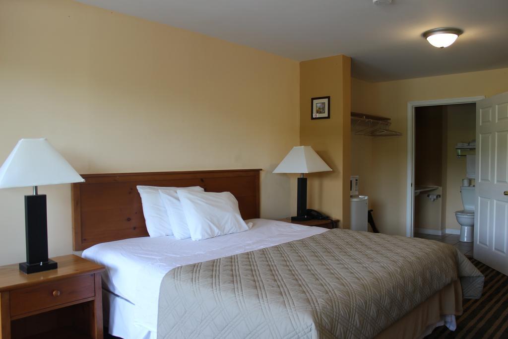 Berkshire Travel Lodge Canaan 외부 사진