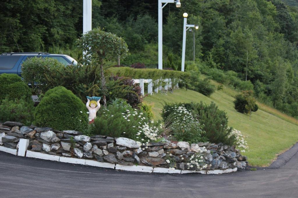 Berkshire Travel Lodge Canaan 외부 사진