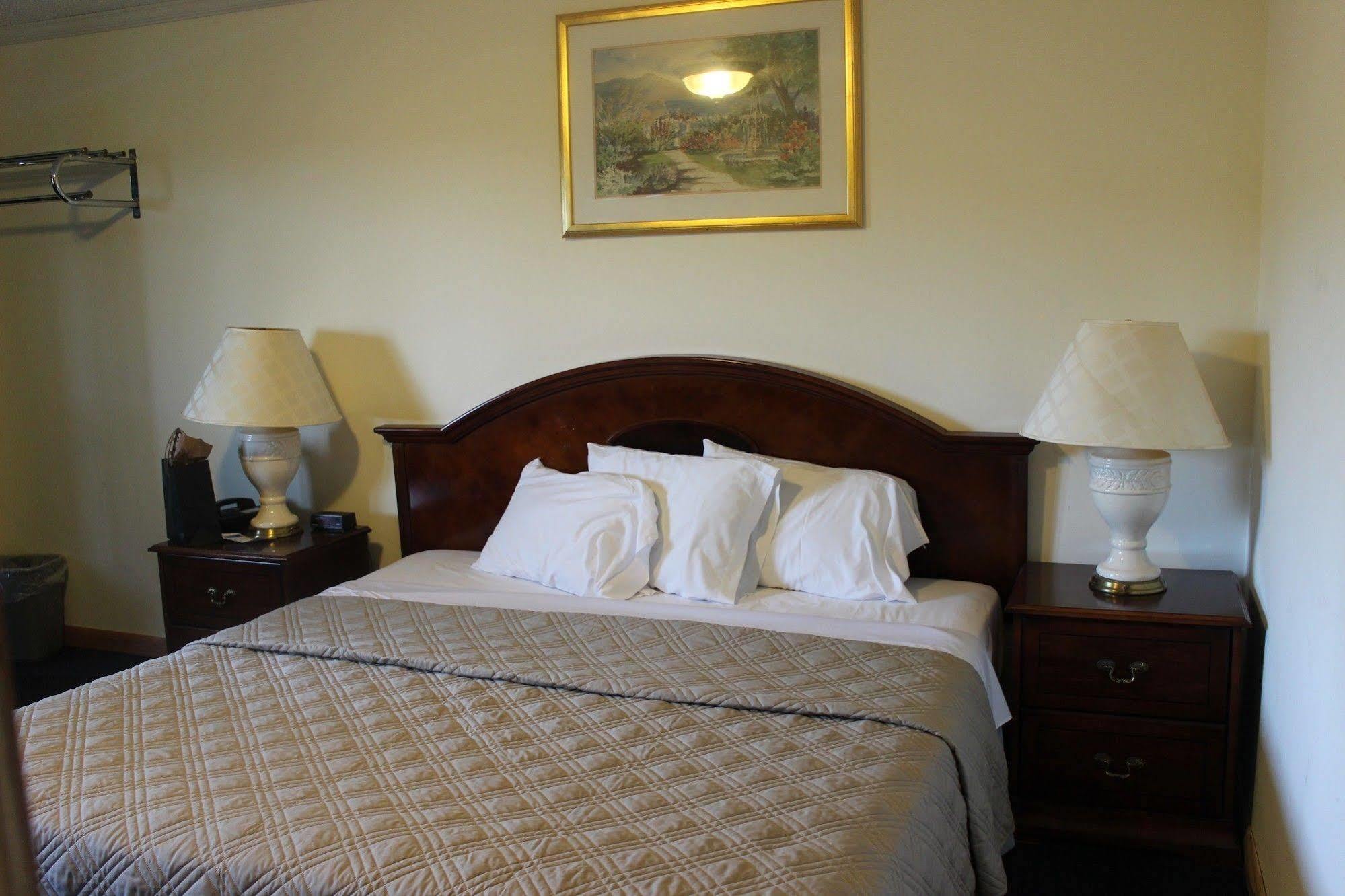 Berkshire Travel Lodge Canaan 외부 사진