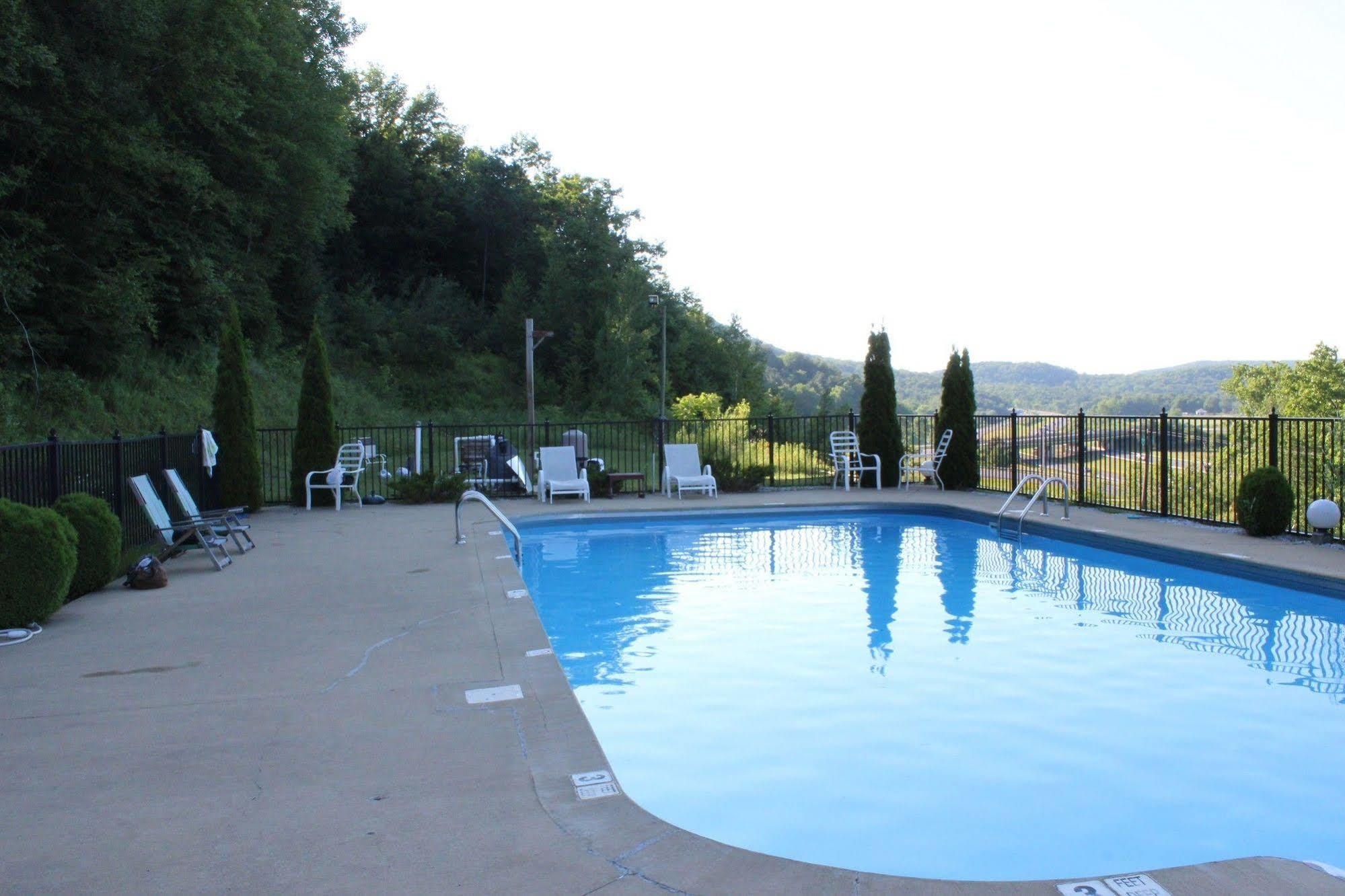 Berkshire Travel Lodge Canaan 외부 사진